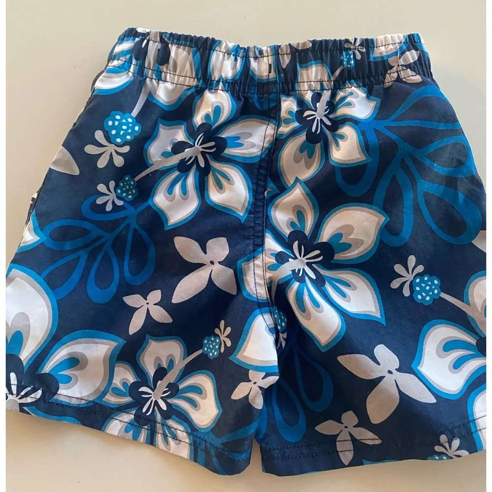 Rashguard & Swim Trunks